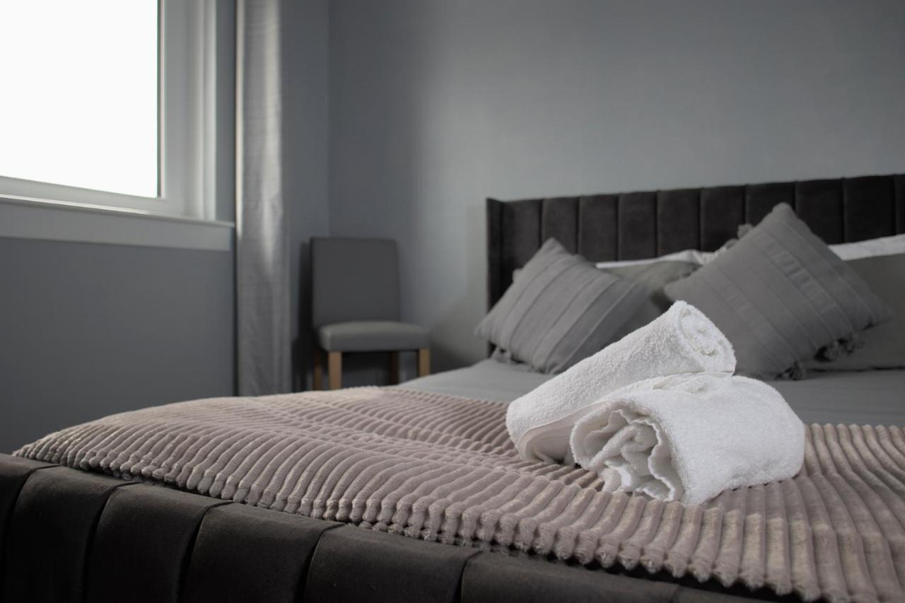 Modern 2-Bed Haven, Free Parking Lägenhet Edinburg Exteriör bild