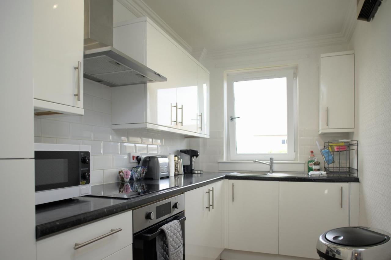 Modern 2-Bed Haven, Free Parking Lägenhet Edinburg Exteriör bild